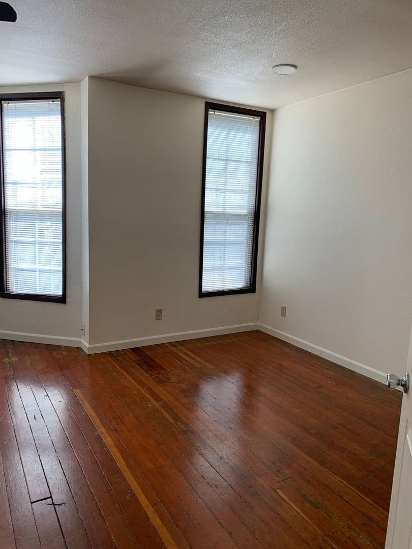 Portland Apartment: 5 SW Whitaker St
