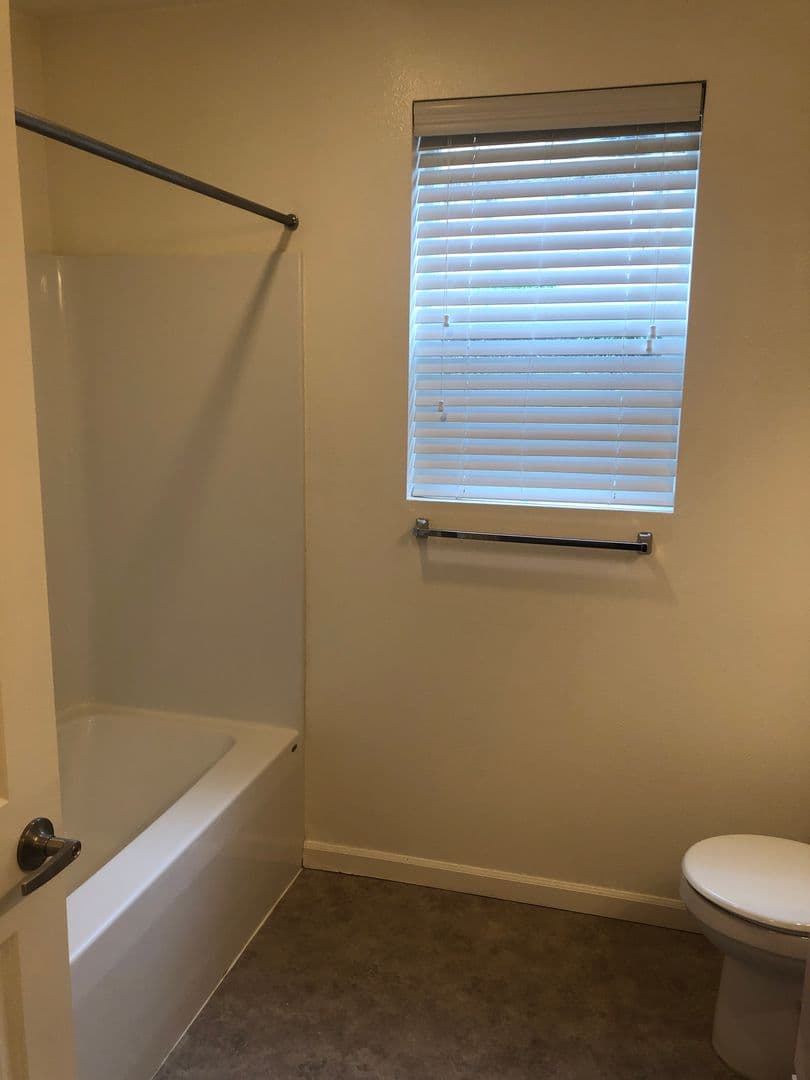 Vancouver Apartment: 3100 NE Cherry  Rd.