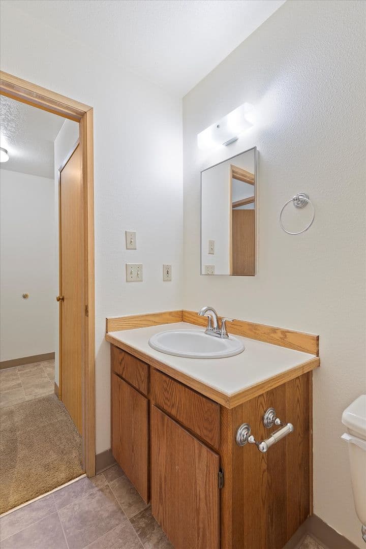 Portland Apartment: 7927 SW 31st Ave.