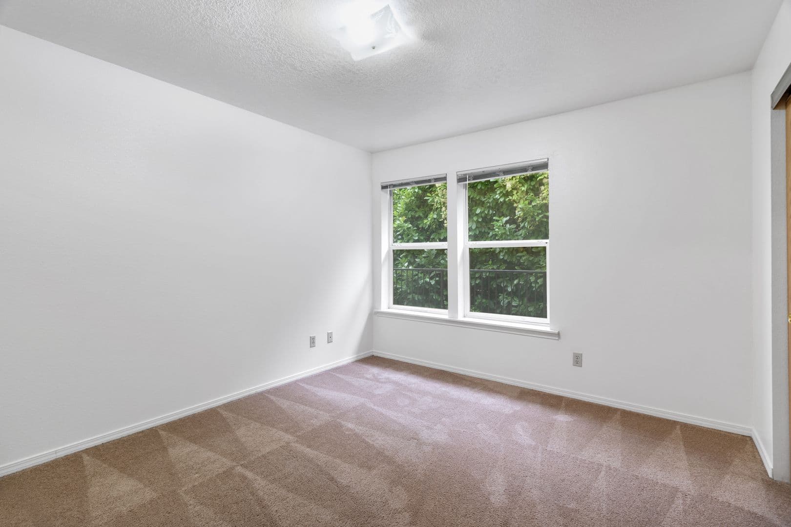 Portland Apartment: 329 S Whitaker St.