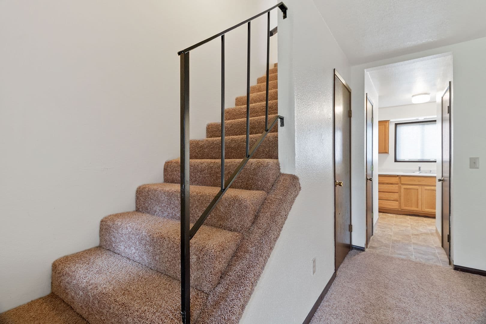 Vancouver Apartment: 717 NE 82nd Ave
