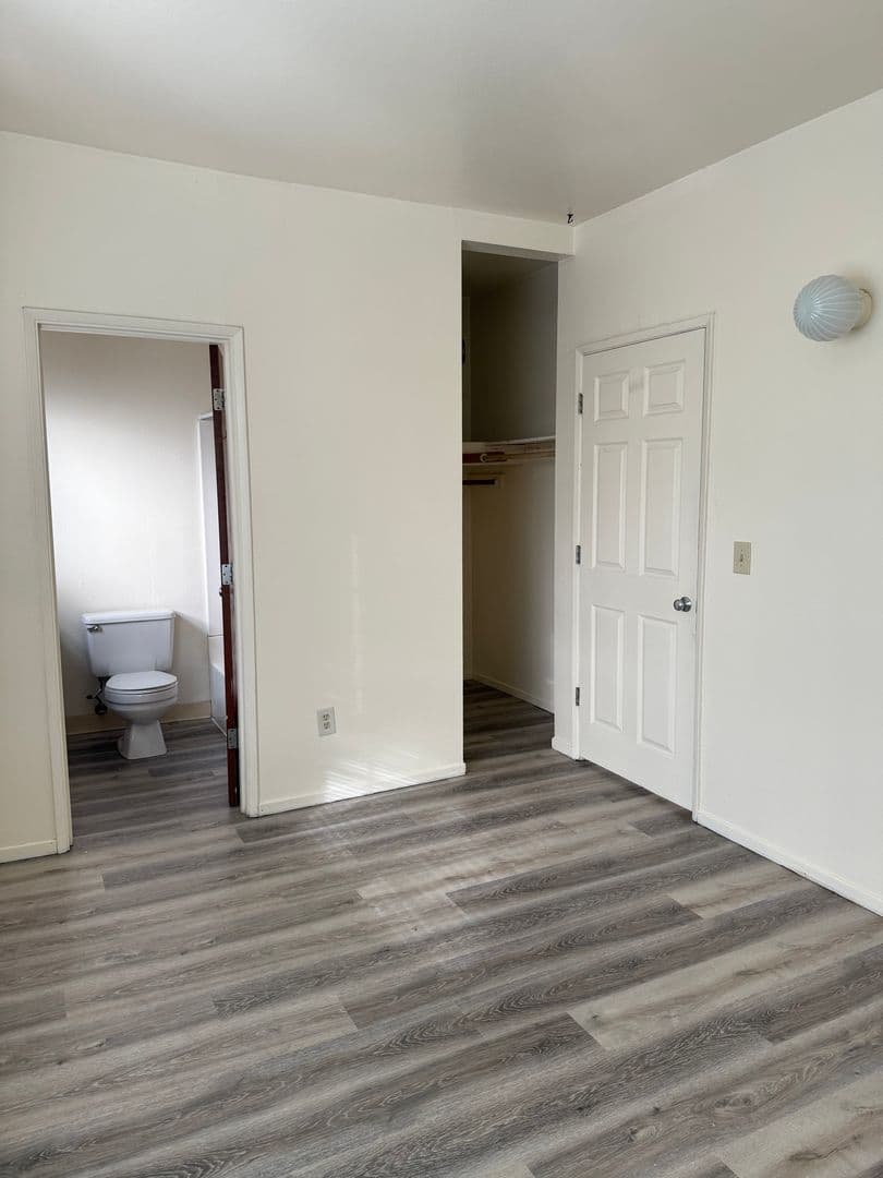 Portland Apartment: 2404 N Vancouver Ave