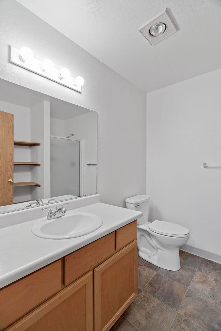 Vancouver Apartment: 11022 NE 18th Street