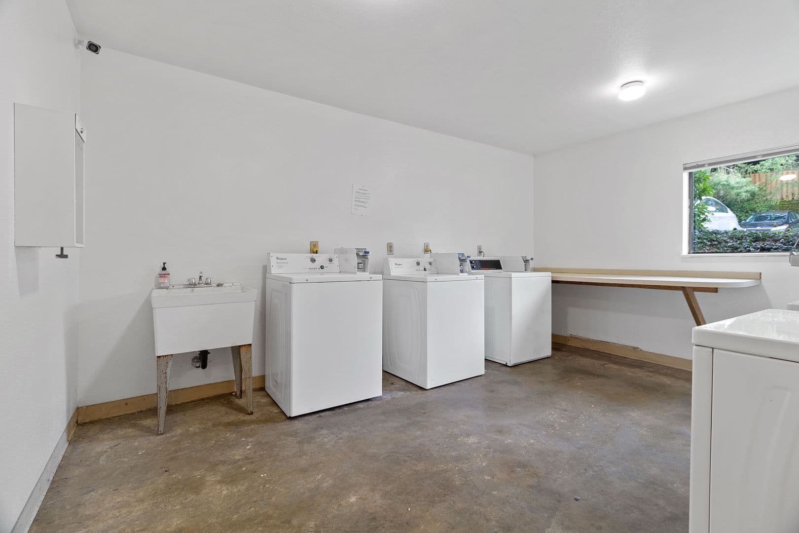 Portland Apartment: 7927 SW 31st Ave.