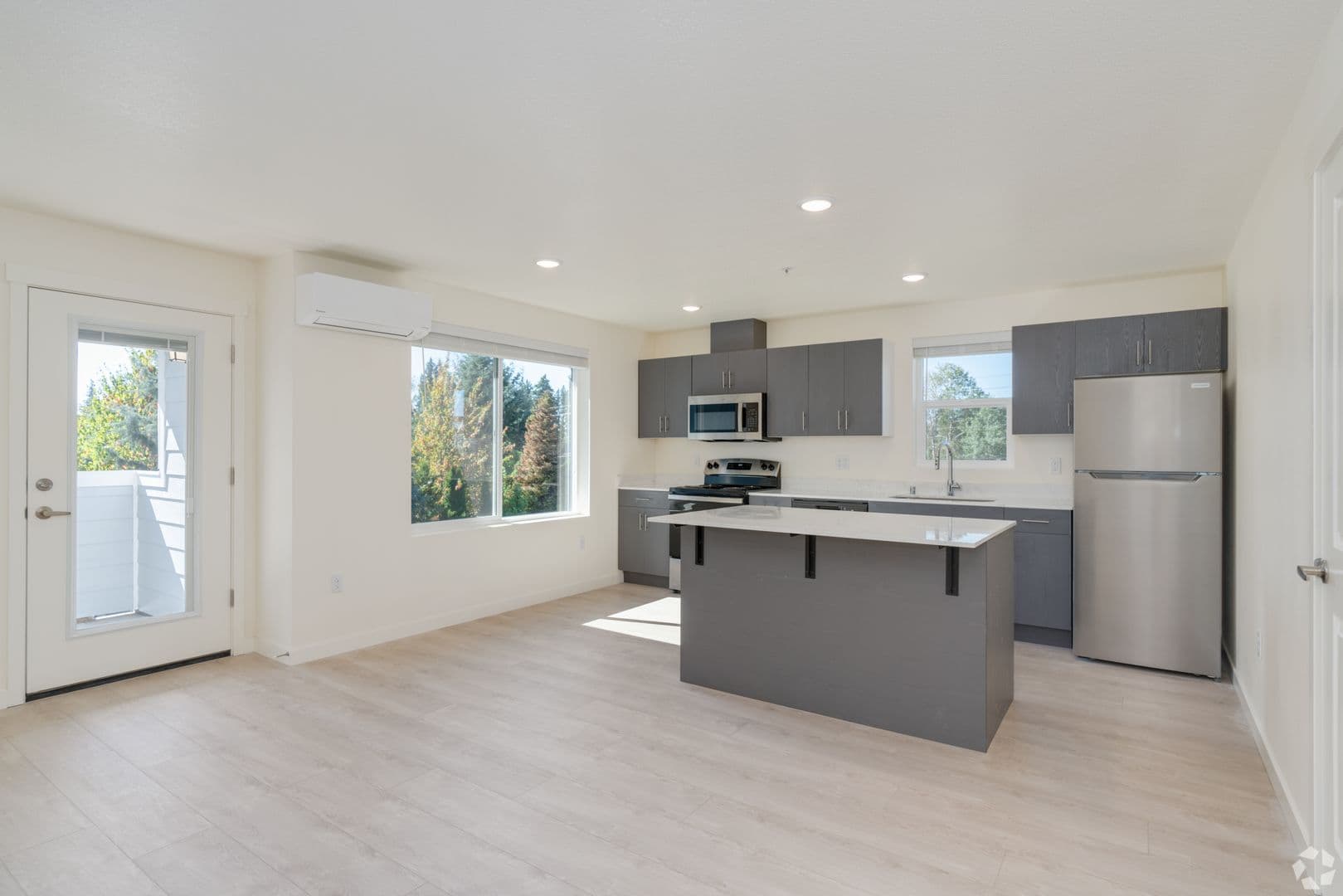 Vancouver Apartment: 8515 NE St Johns Road