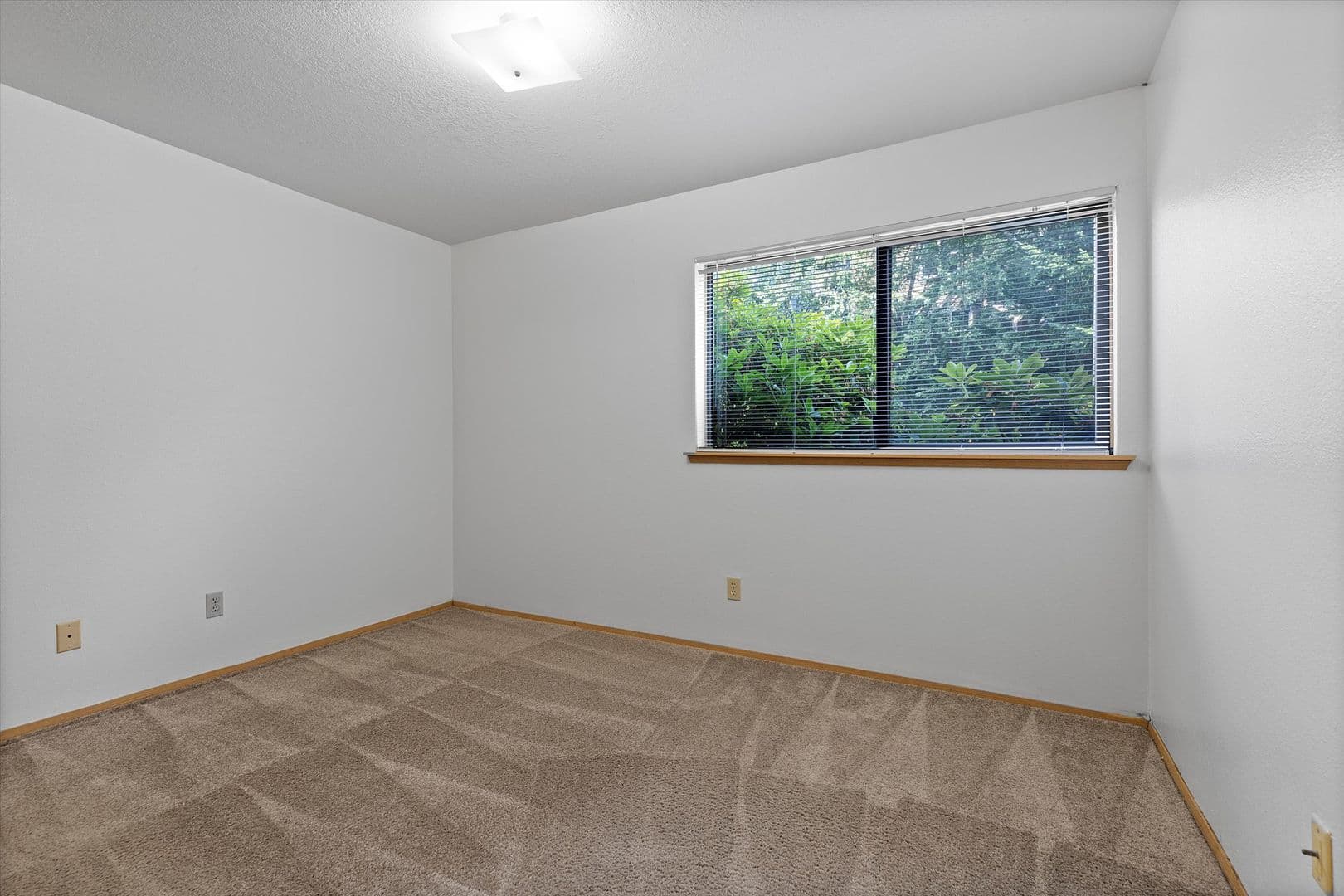 Portland Apartment: 7927 SW 31st Ave.