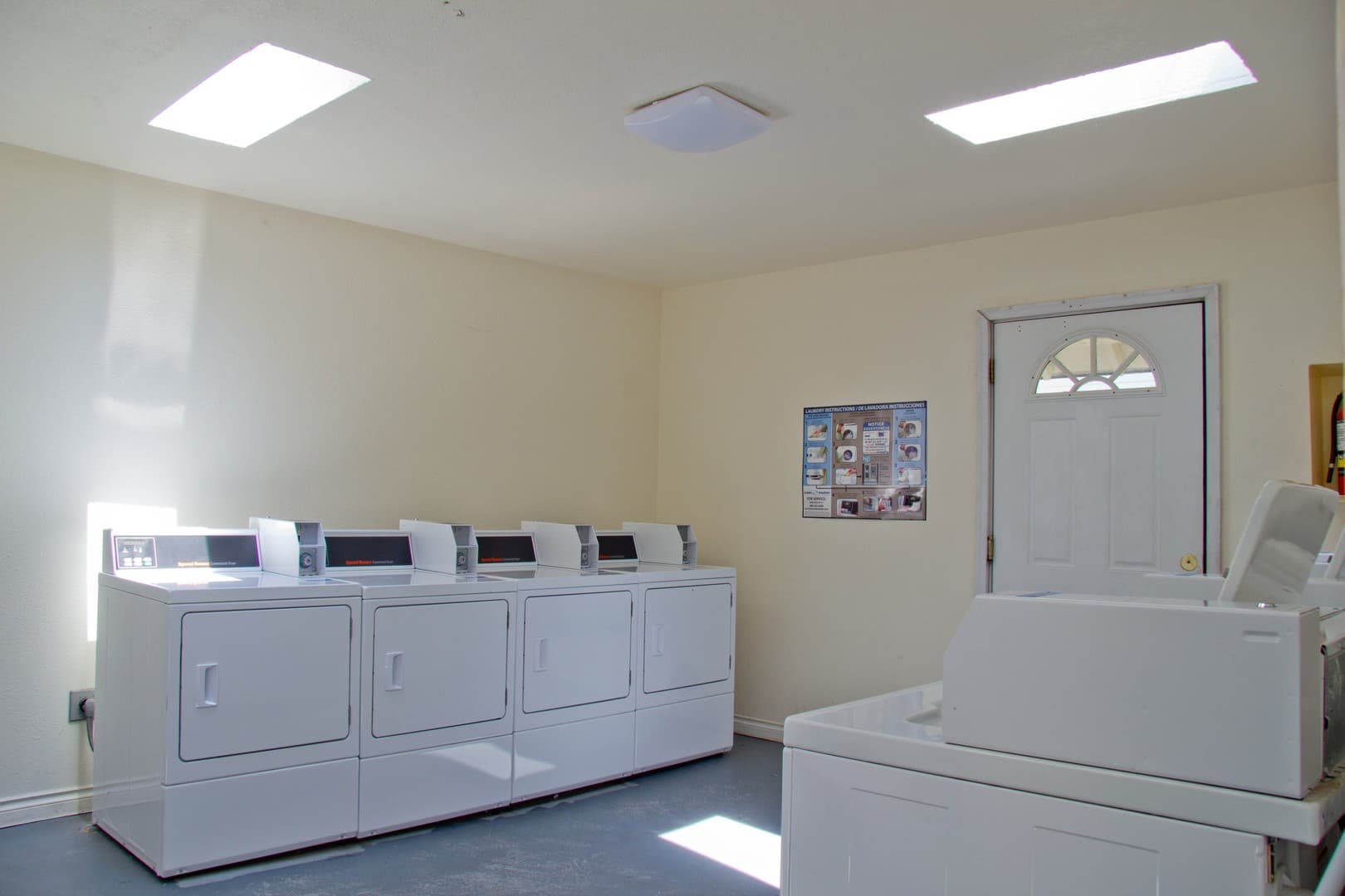 Vancouver Apartment: 717 NE 82nd Ave