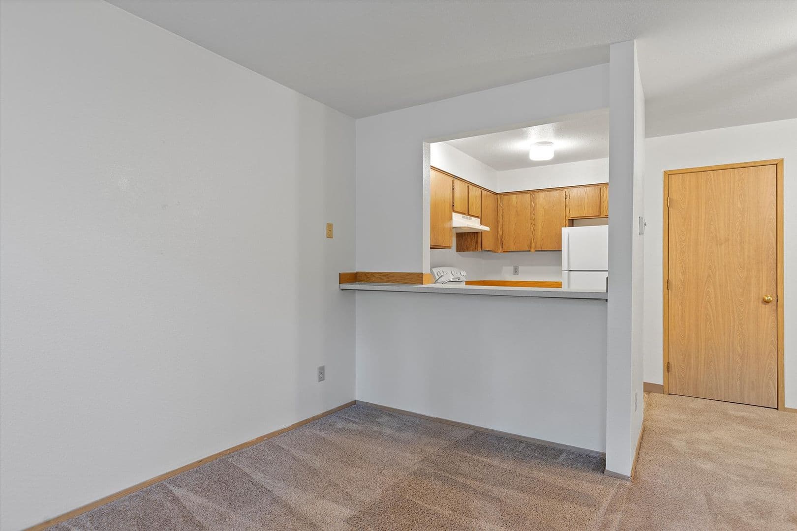 Portland Apartment: 7927 SW 31st Ave.