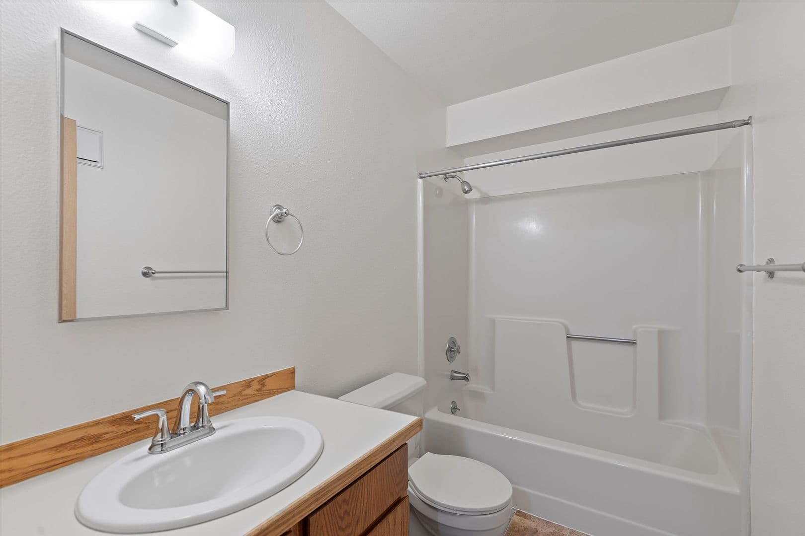 Portland Apartment: 7927 SW 31st Ave.