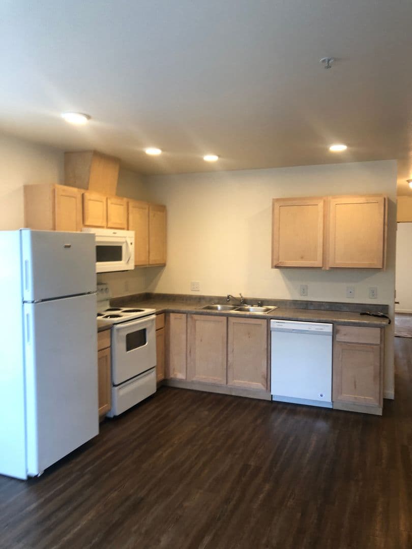 Vancouver Apartment: 3100 NE Cherry  Rd.