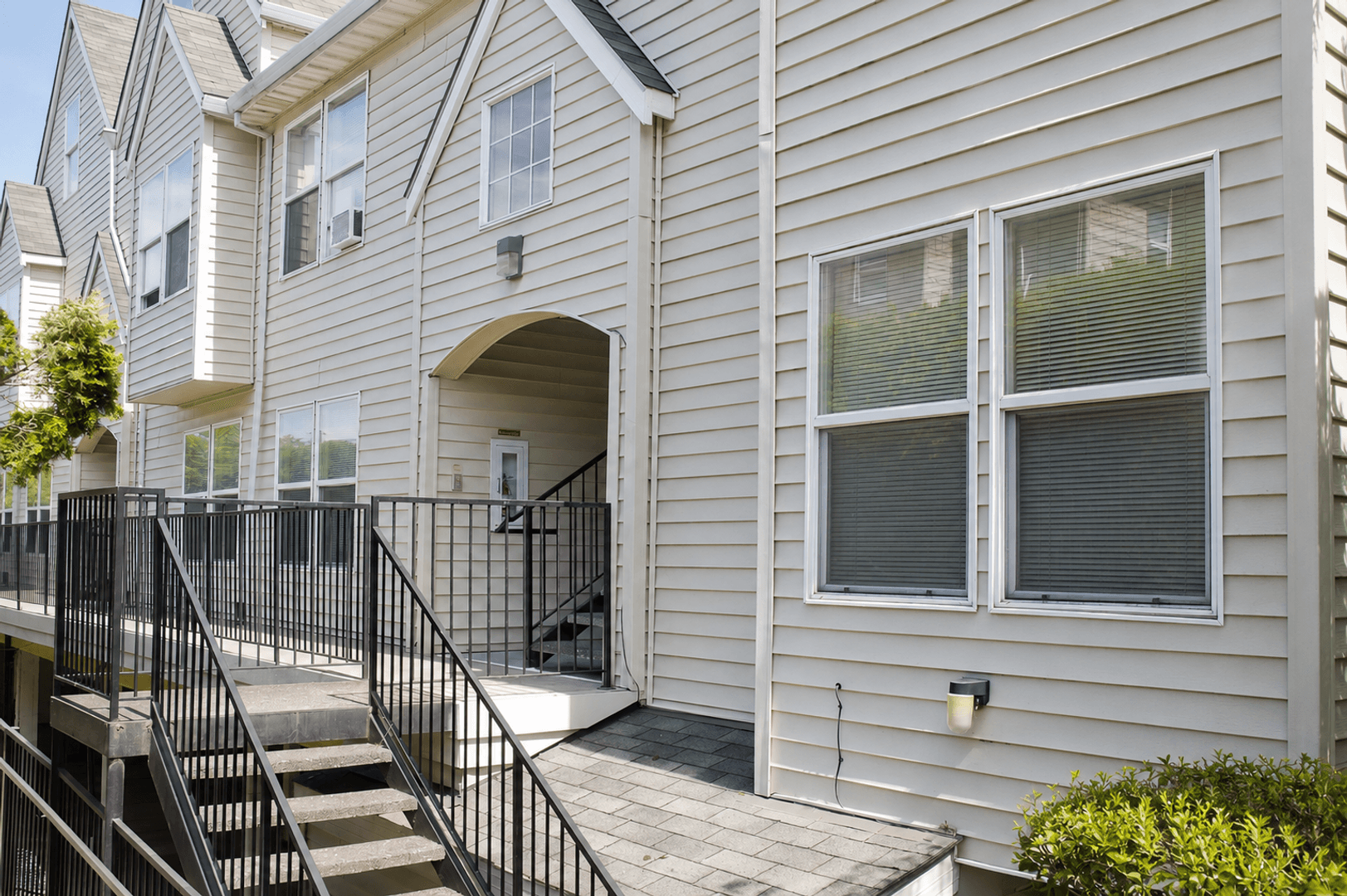 Portland Apartment: 329 S Whitaker St.