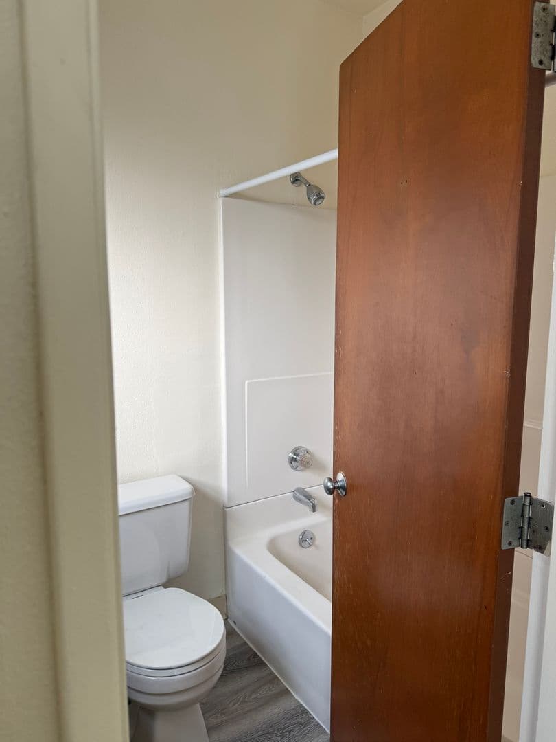 Portland Apartment: 2404 N Vancouver Ave