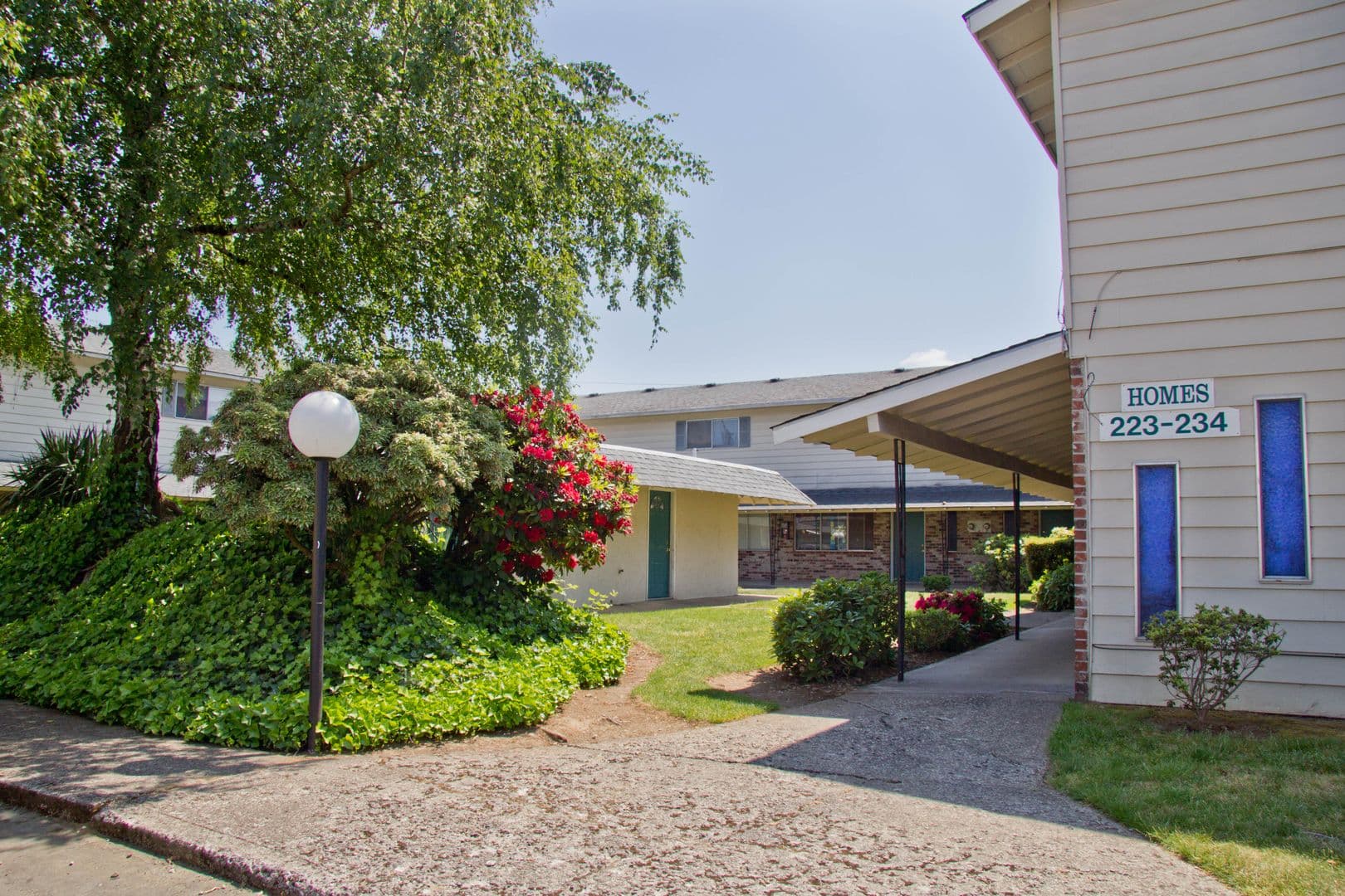 Vancouver Apartment: 717 NE 82nd Ave