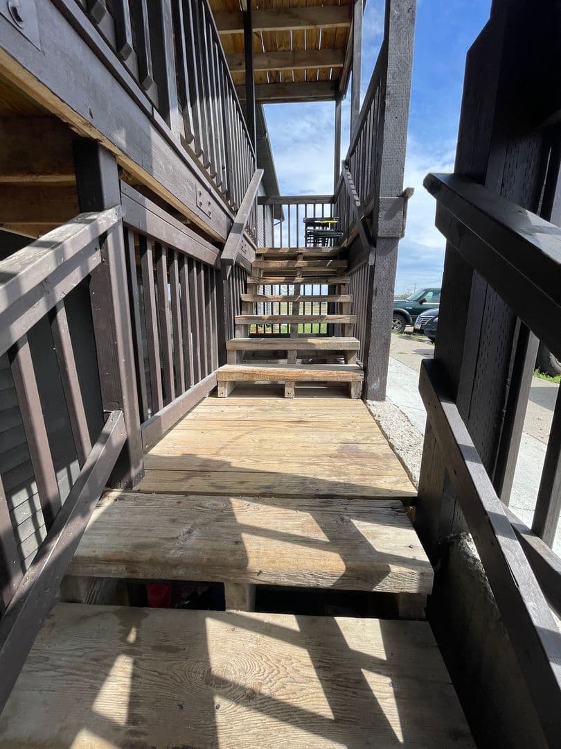 Williston Apartment: 1022 19th Street E and 1905 East Dakota Parkway