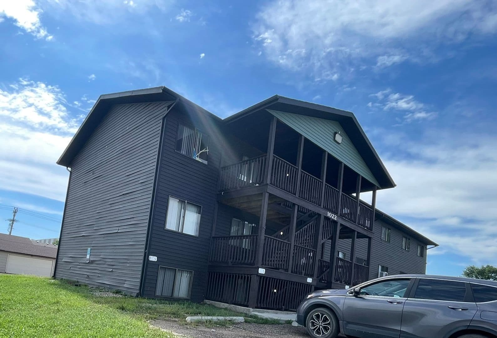 Williston Apartment: 1022 19th Street E and 1905 East Dakota Parkway