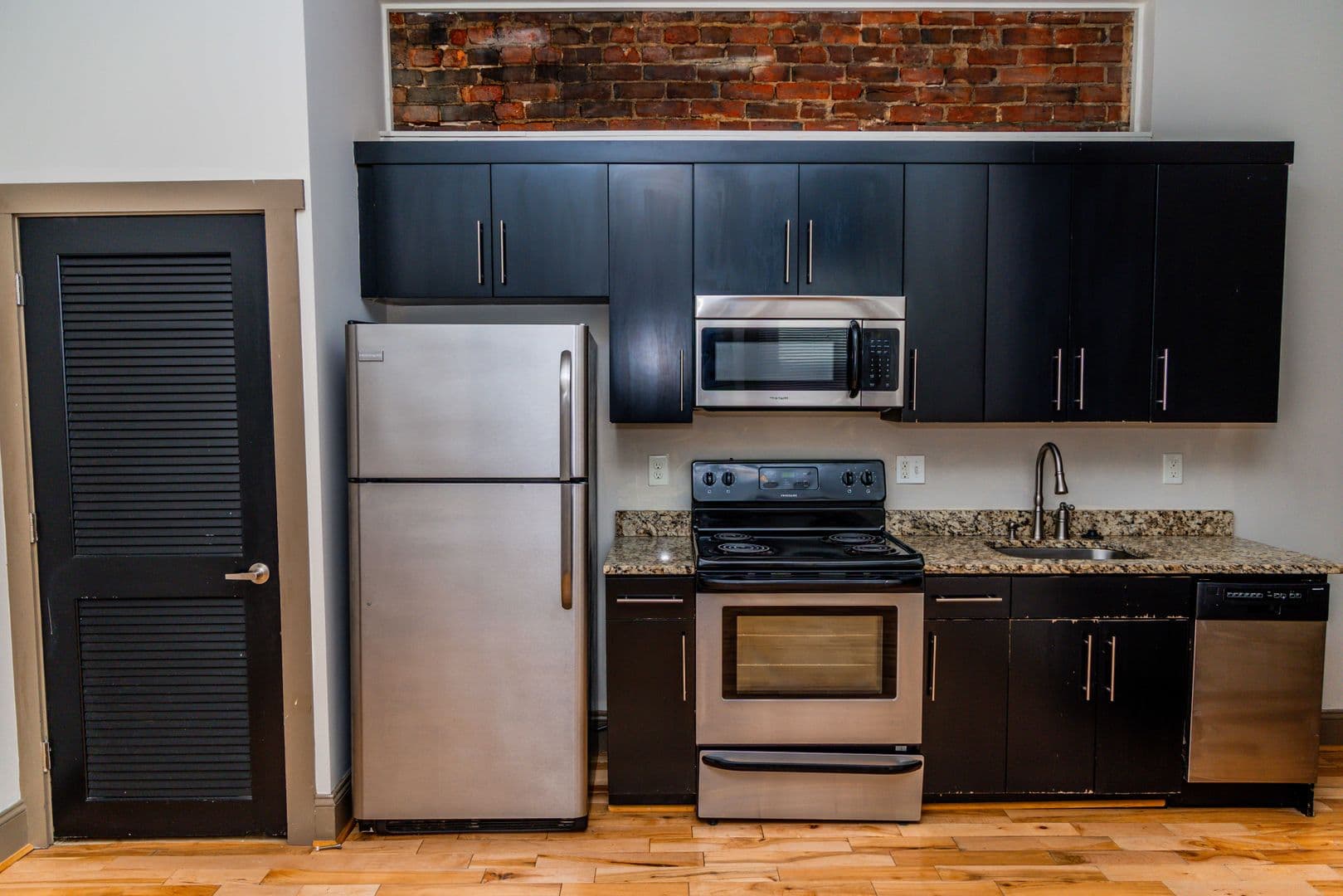 Richmond Apartment: 217 E Grace St