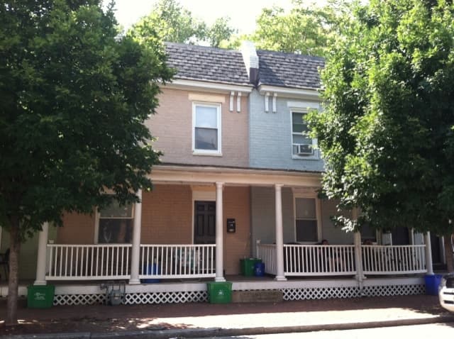 Richmond House: 20 S Plum St