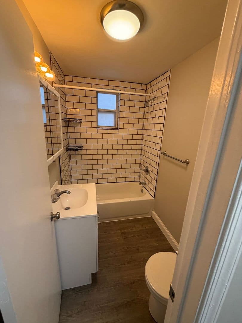 Richmond Apartment: 2014 Idlewood Ave