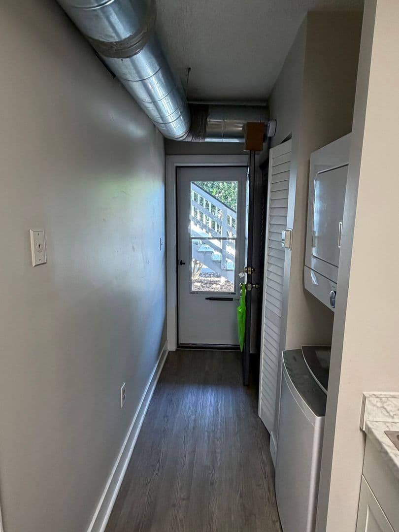 Richmond Apartment: 2014 Idlewood Ave