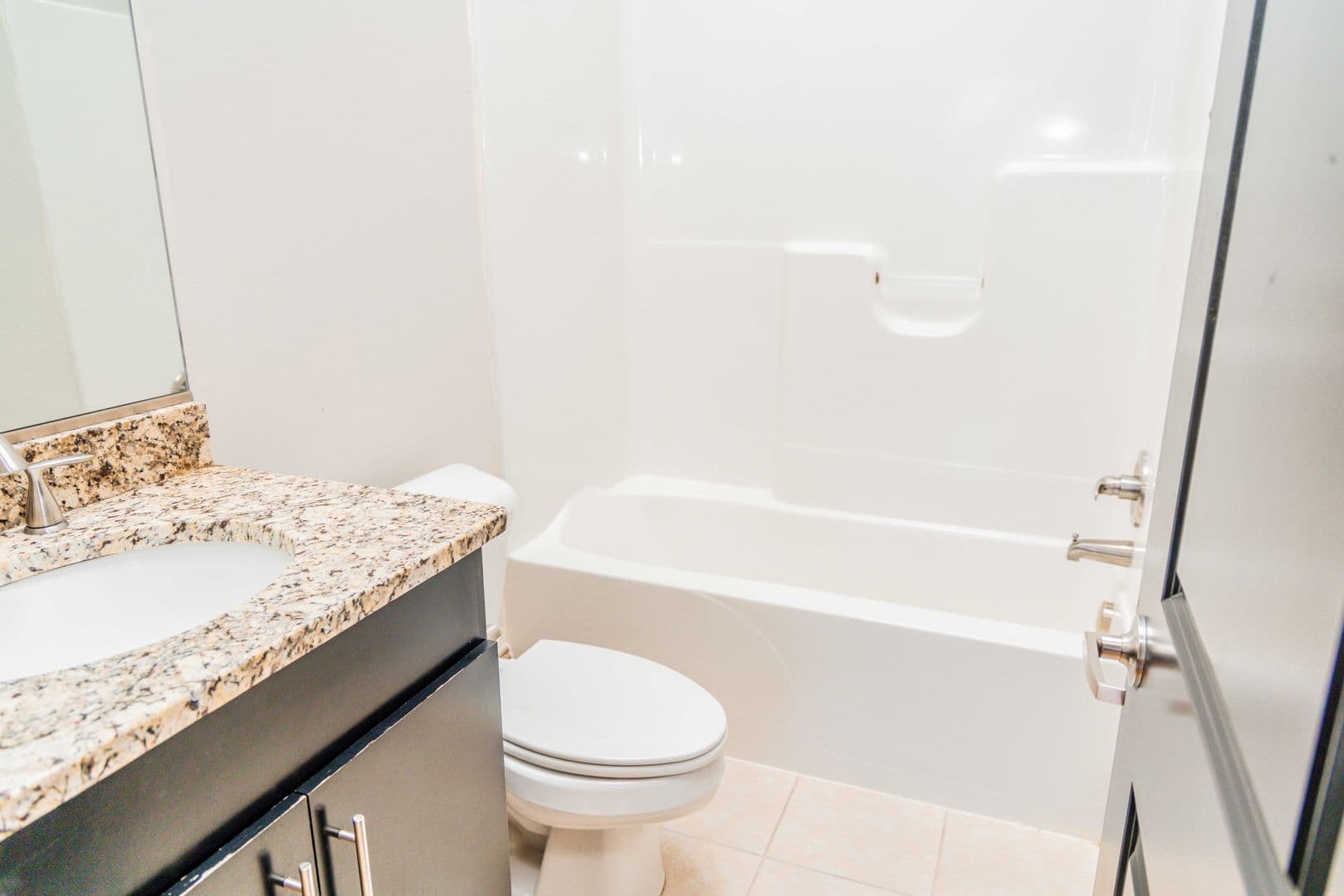 Richmond Apartment: 217 E Grace St