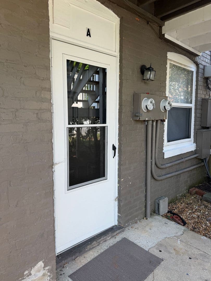 Richmond Apartment: 2014 Idlewood Ave