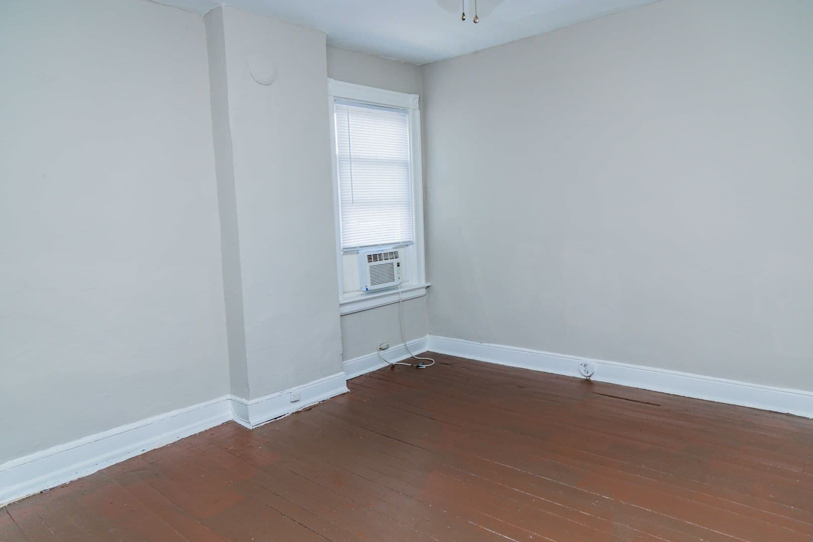 Richmond House: 16 S Plum St