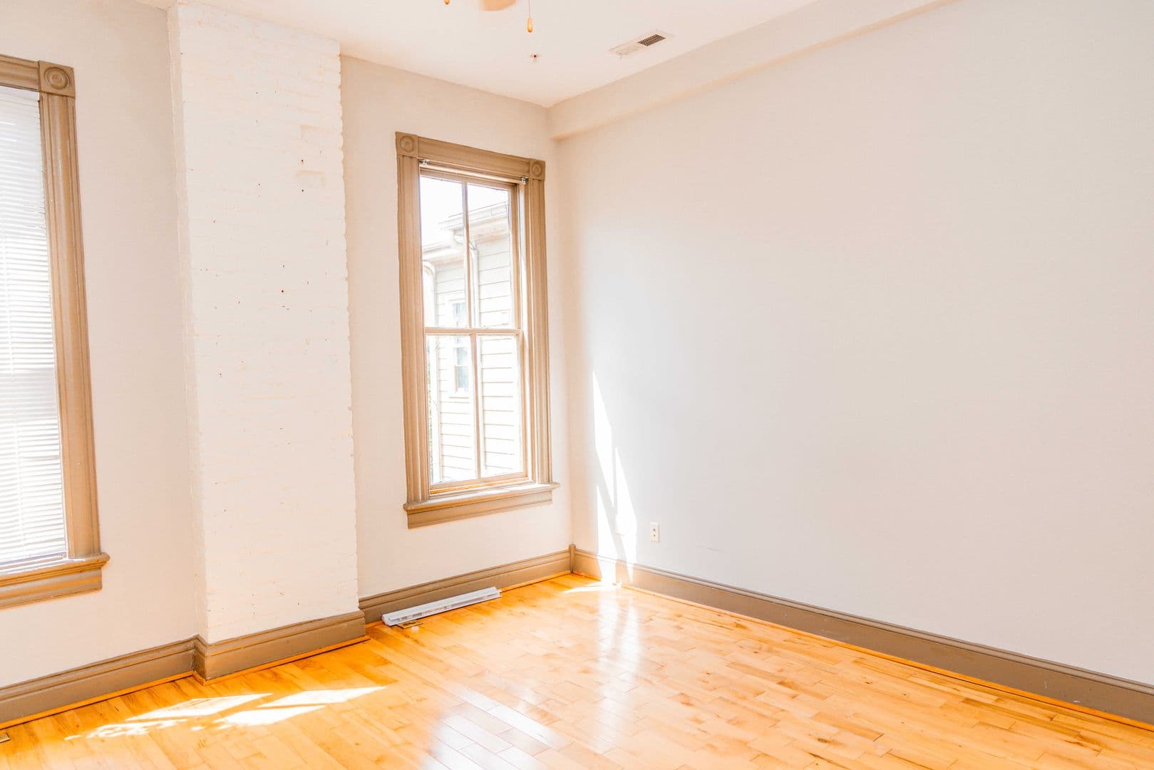 Richmond Apartment: 217 E Grace St