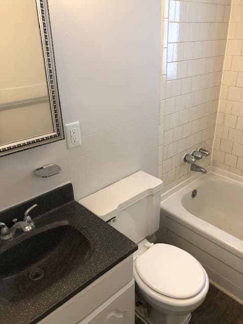 Richmond Apartment: 2010 Lakeview Ave