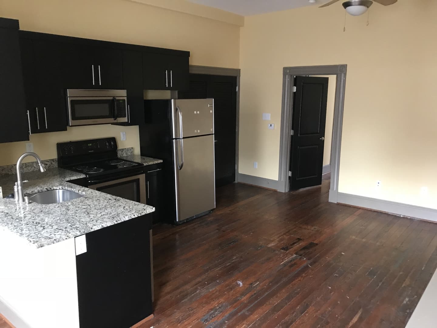 Richmond Apartment: 217 E Grace St