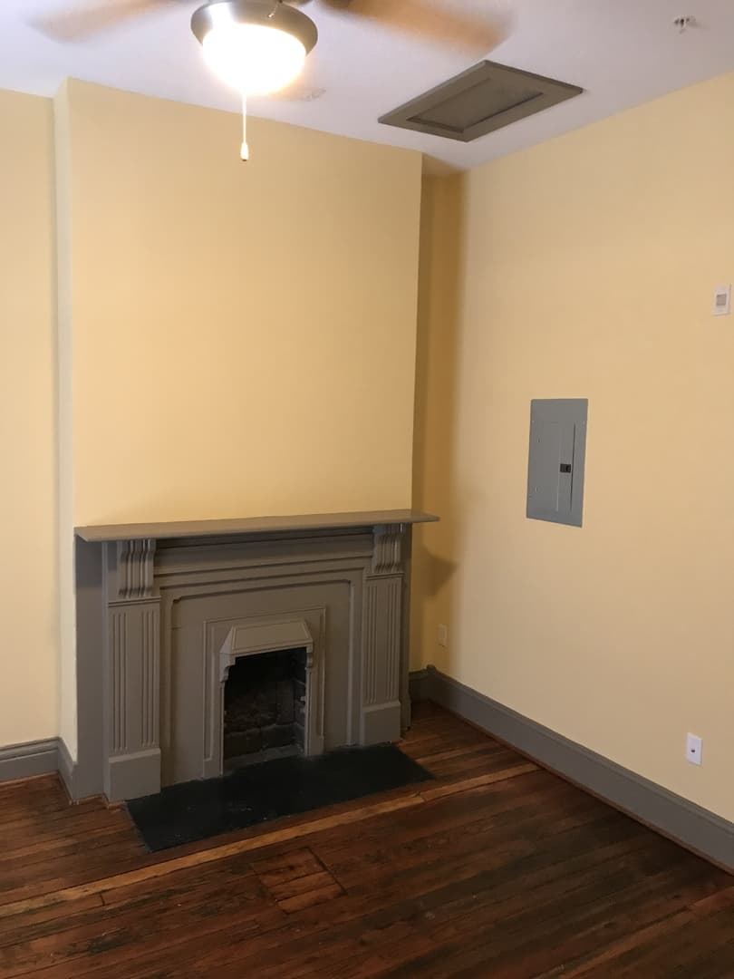 Richmond Apartment: 217 E Grace St