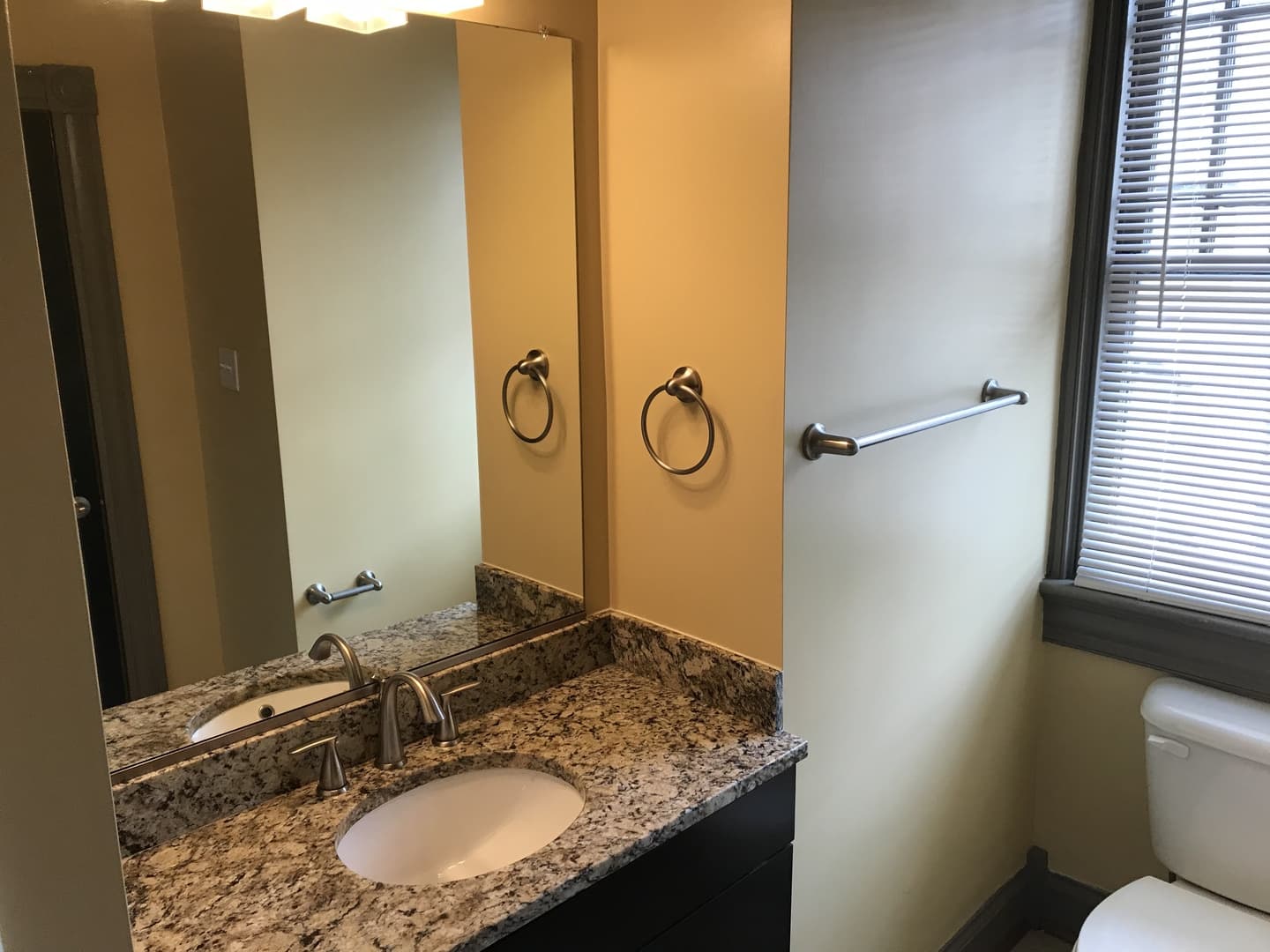 Richmond Apartment: 217 E Grace St