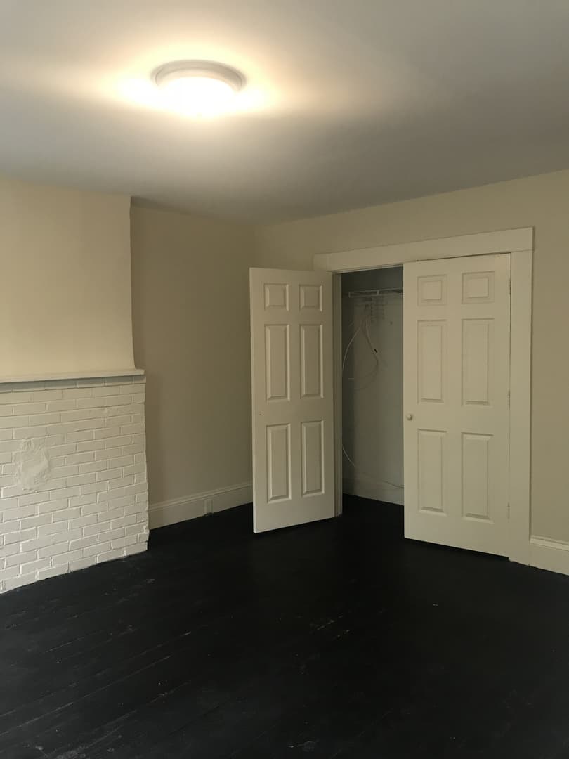 Richmond Apartment: 506 W Marshall St