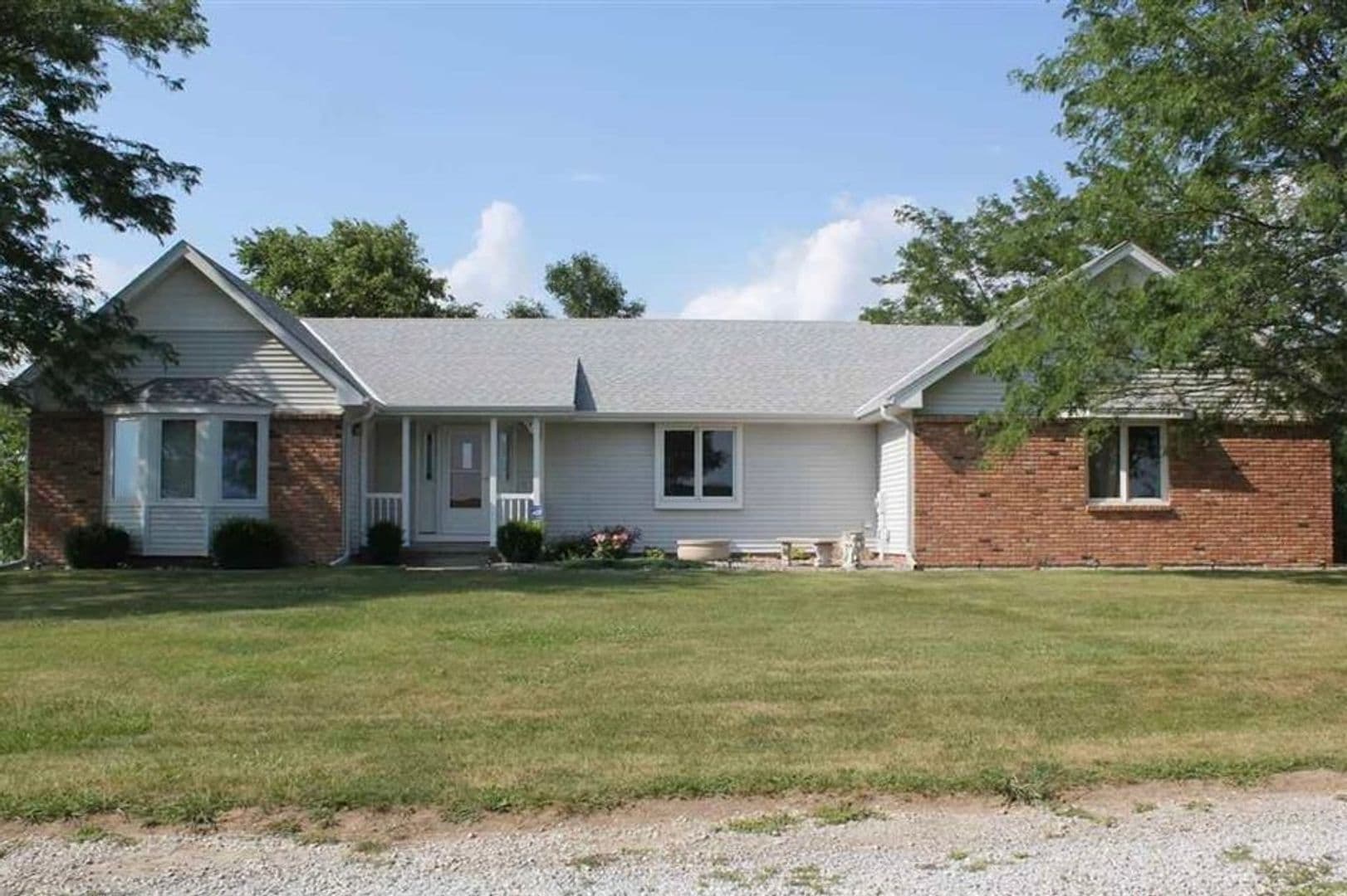 Gretna House: 12002 South 168th