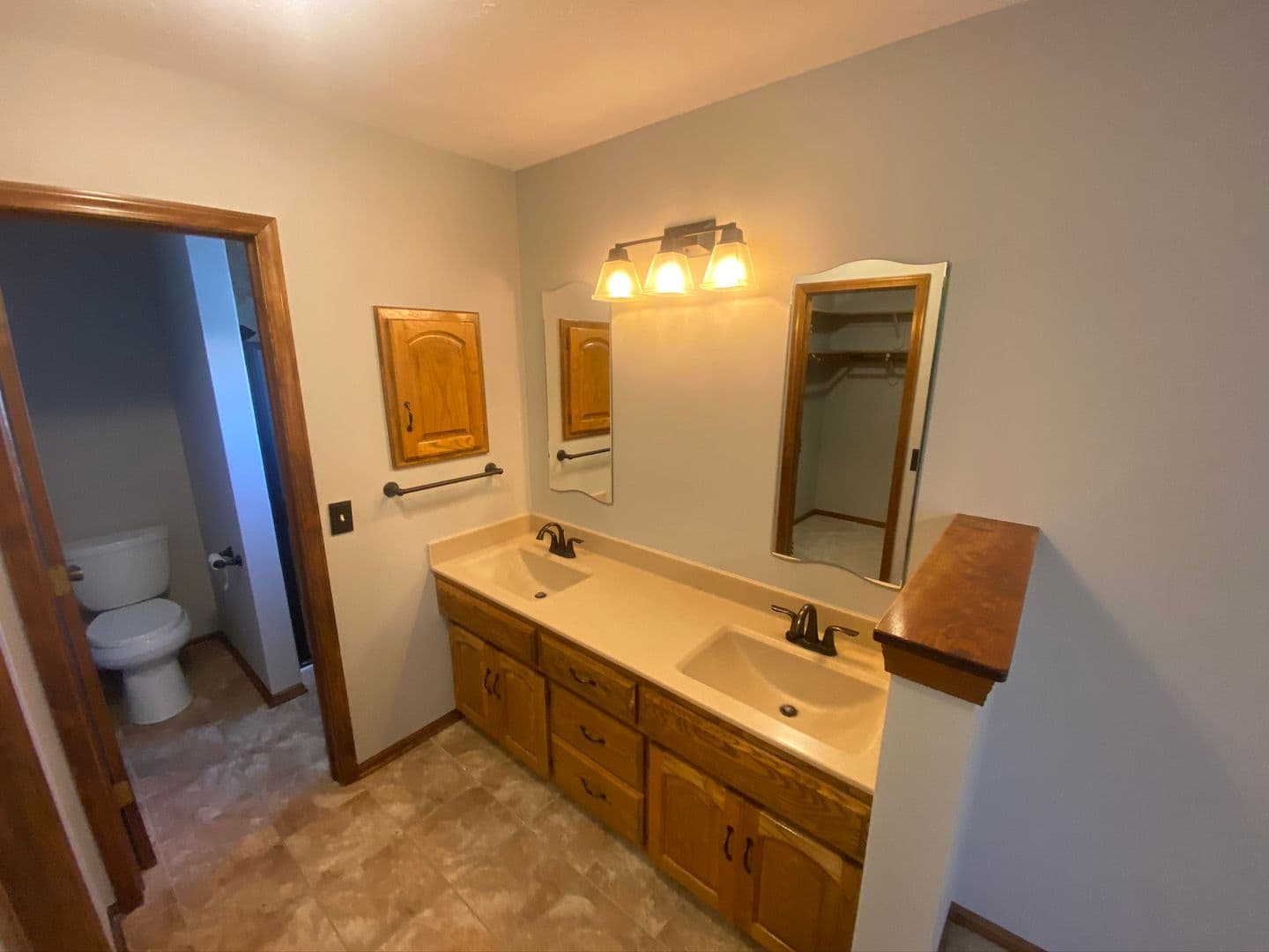 Gretna House: 12002 South 168th