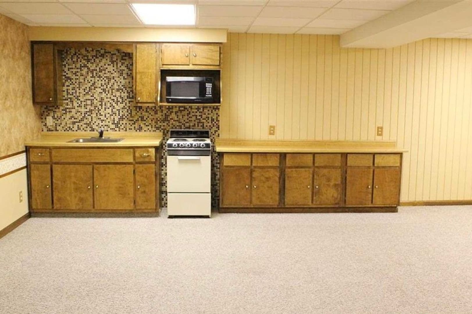 Gretna House: 12002 South 168th