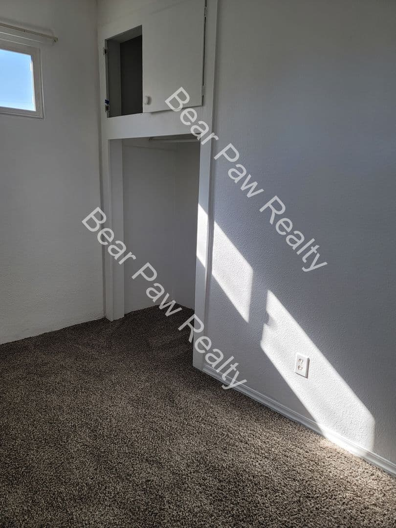 Cheyenne Apartment: 503 E 2nd St/Van Lennen