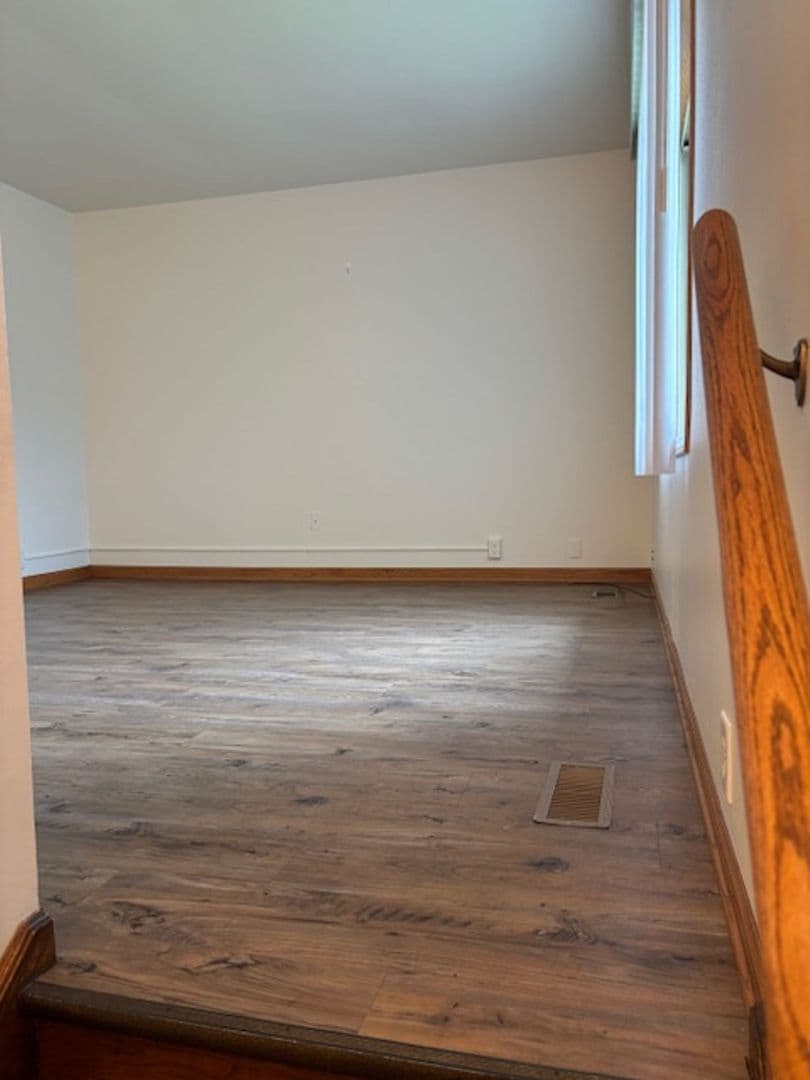 Silver Lake Apartment: 720 Lakeview Drive