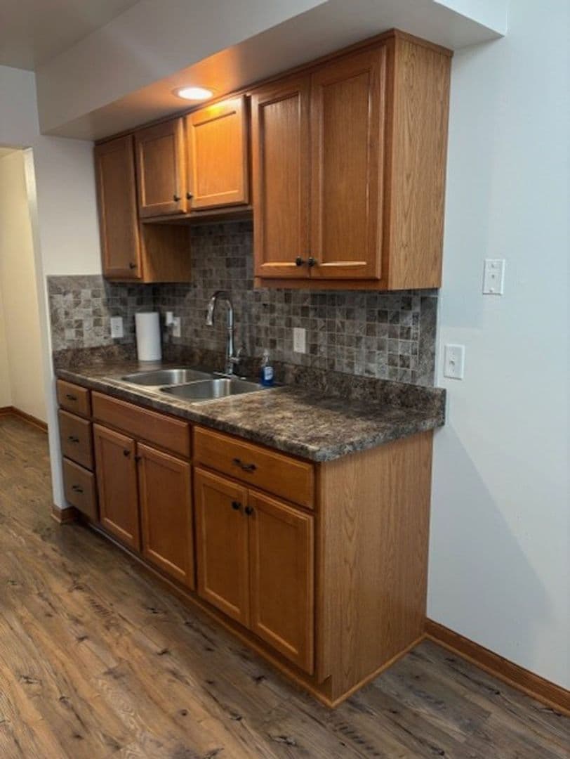 Silver Lake Apartment: 720 Lakeview Drive