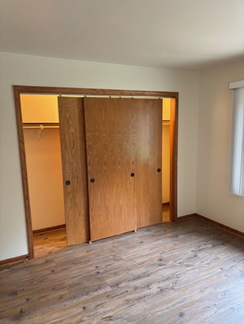 Silver Lake Apartment: 720 Lakeview Drive