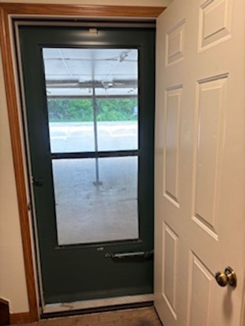 Silver Lake Apartment: 720 Lakeview Drive