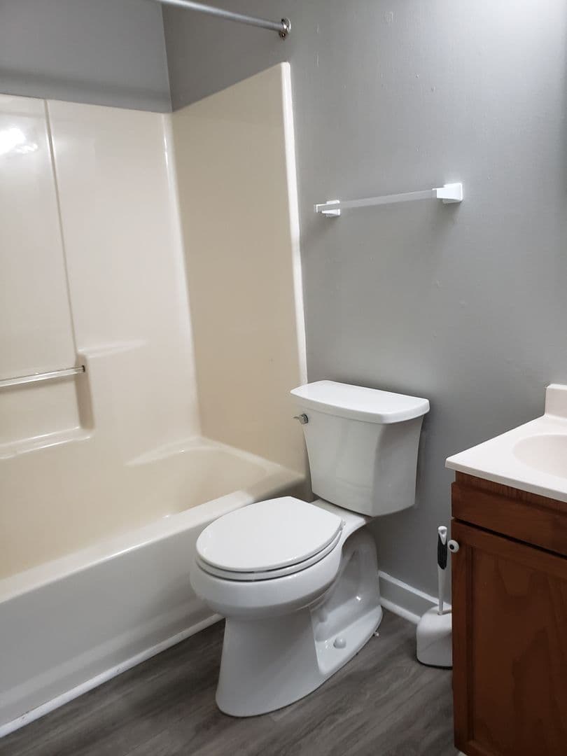 Hopewell Township Apartment: 2417 Mill St