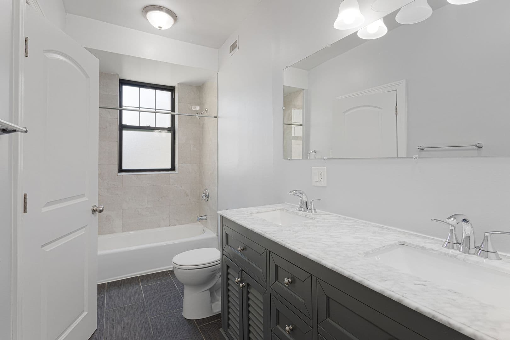 Chicago Apartment: 7700-7706 N Marshfield Ave; 1638-1642 W Jonquil Ter