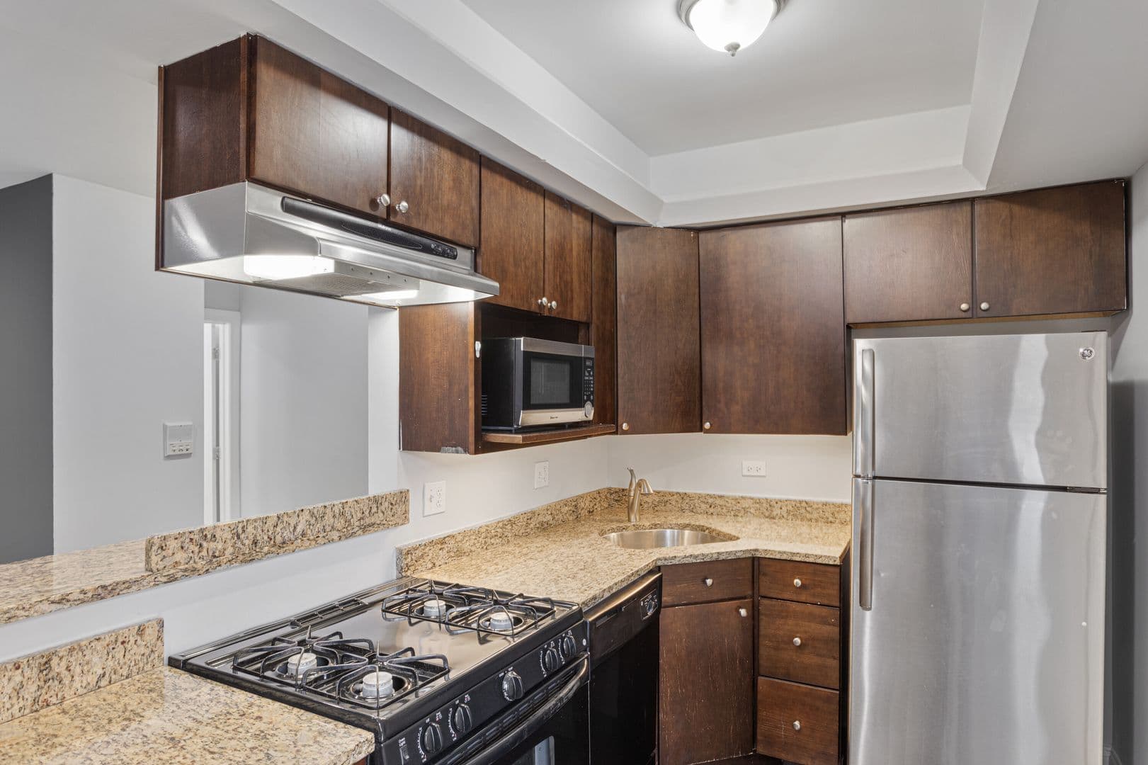 Chicago Apartment: 7722-7734 N Ashland Ave