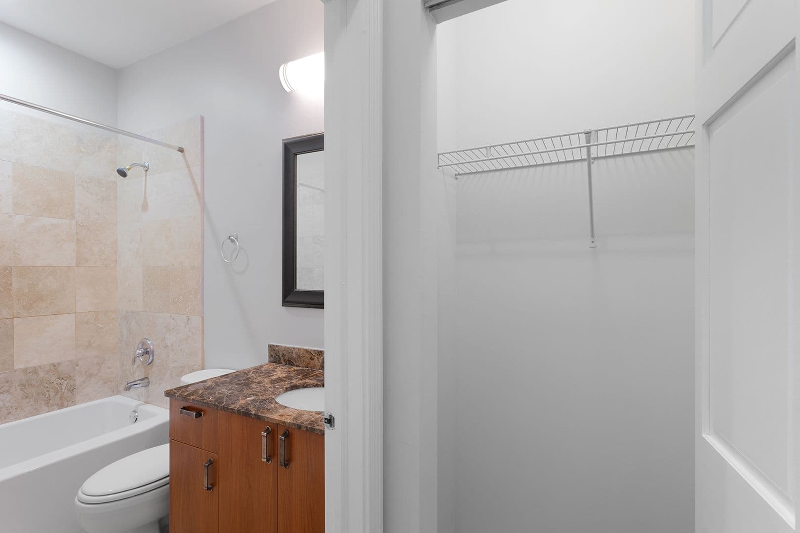 Chicago Apartment: 7526-7530 N Seeley Avenue