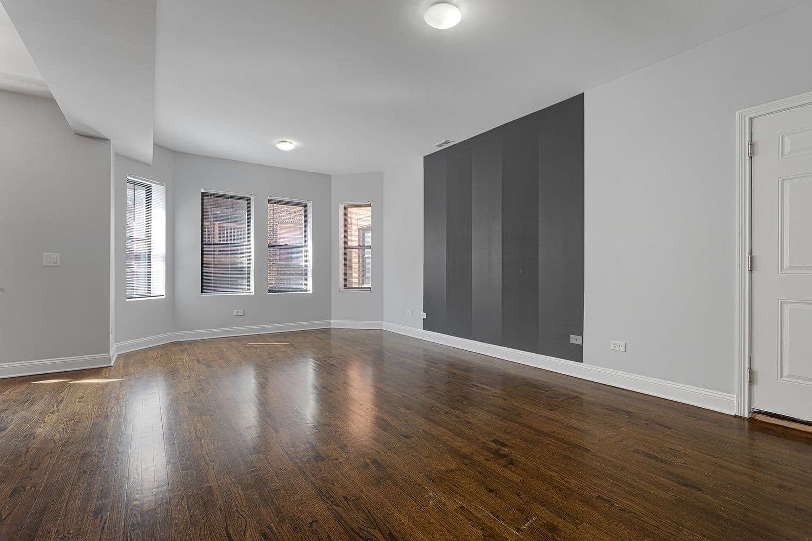 Chicago Apartment: 7526-7530 N Seeley Avenue