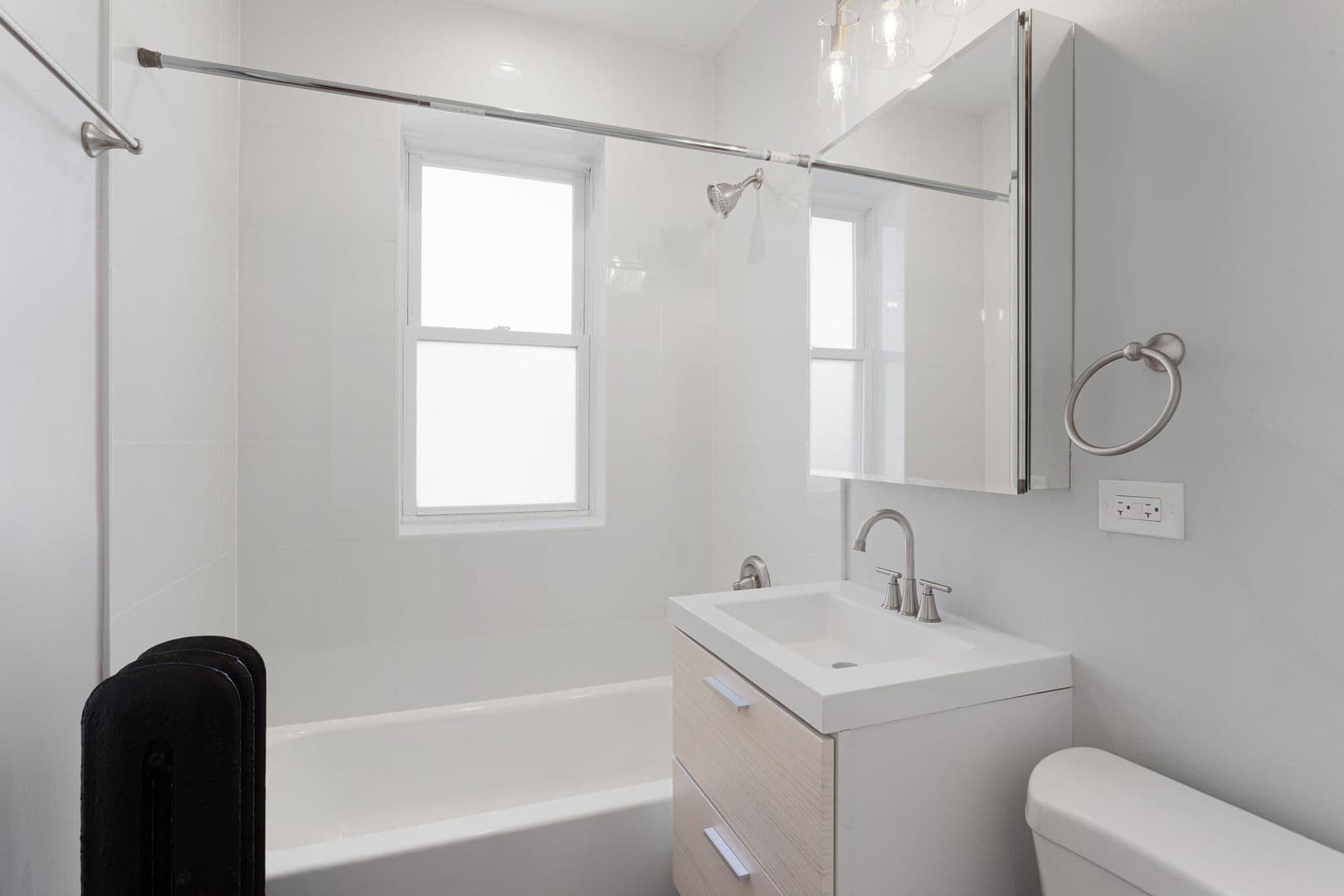 Chicago Apartment: 7381-89 N. Damen Ave