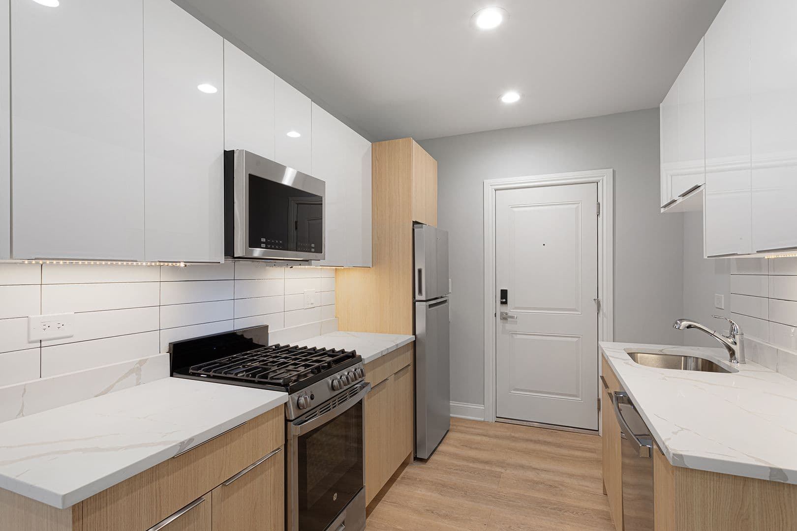 Chicago Apartment: 1627-35 W Chase Ave.