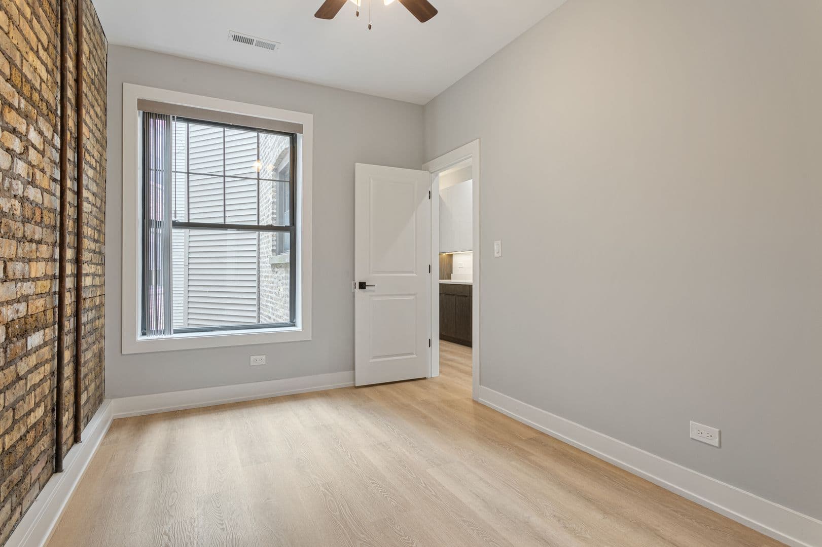 Chicago Apartment: 7642-48 N Eastlake Terrace