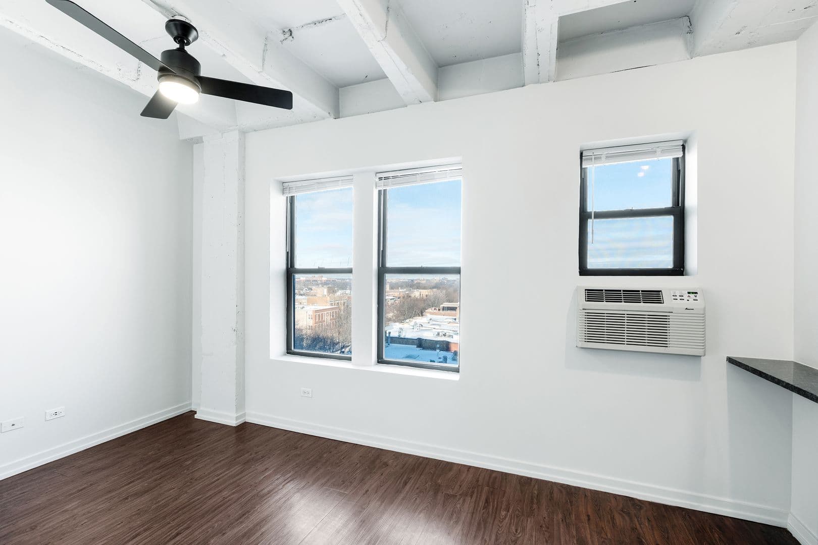 Chicago Apartment: 1325 W Wilson Avenue