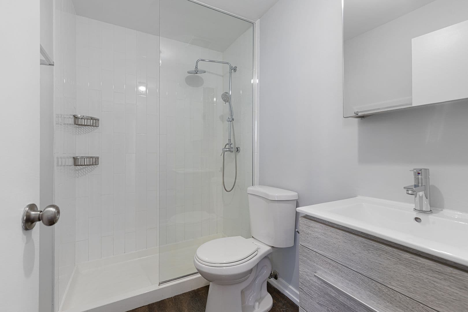 Chicago Apartment: 5718 N Winthrop Avenue